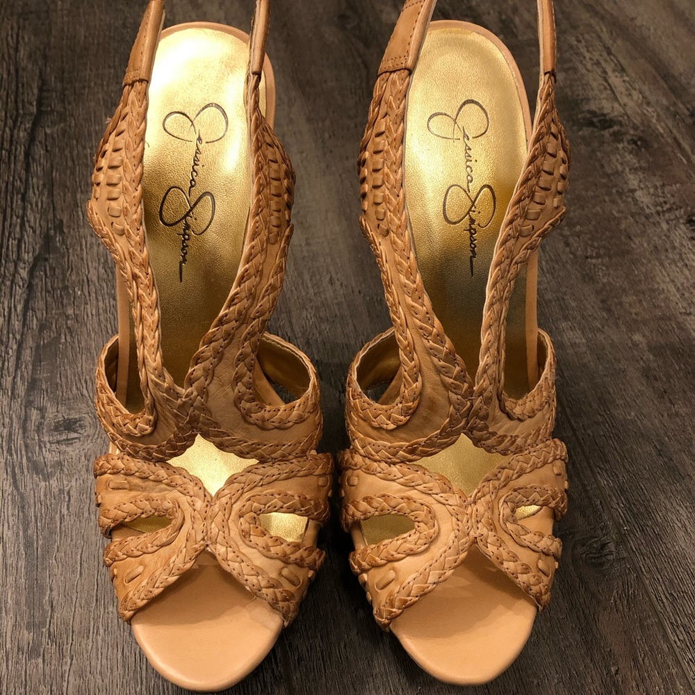 Jessica Simpson platform heel size 8 1/2